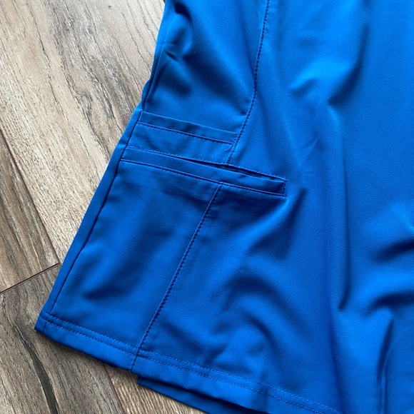 Wunderwink HP scrub top - Picture 3 of 3